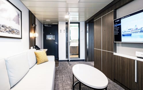 AE Expeditions, SYLVIA EARLE, Junior Suite 705, Richard IAnson-8